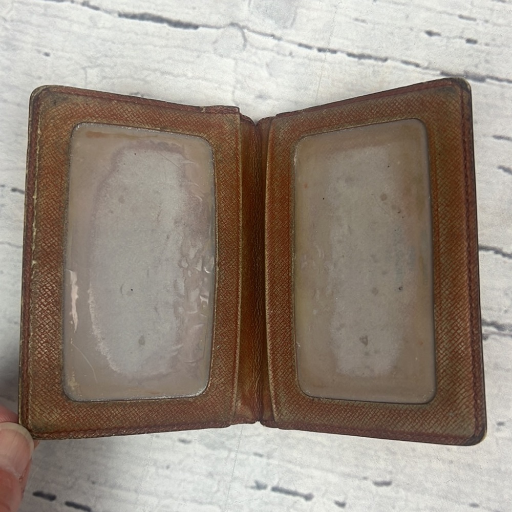 Louis Vuitton - ID/Card Holder - Bi-Fold - Picture 5 of 10